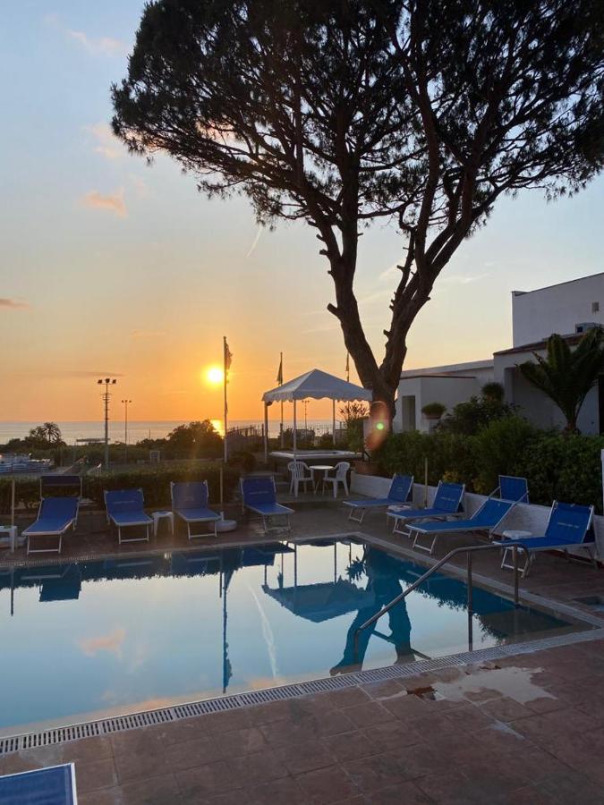 Mena Forio di Ischia