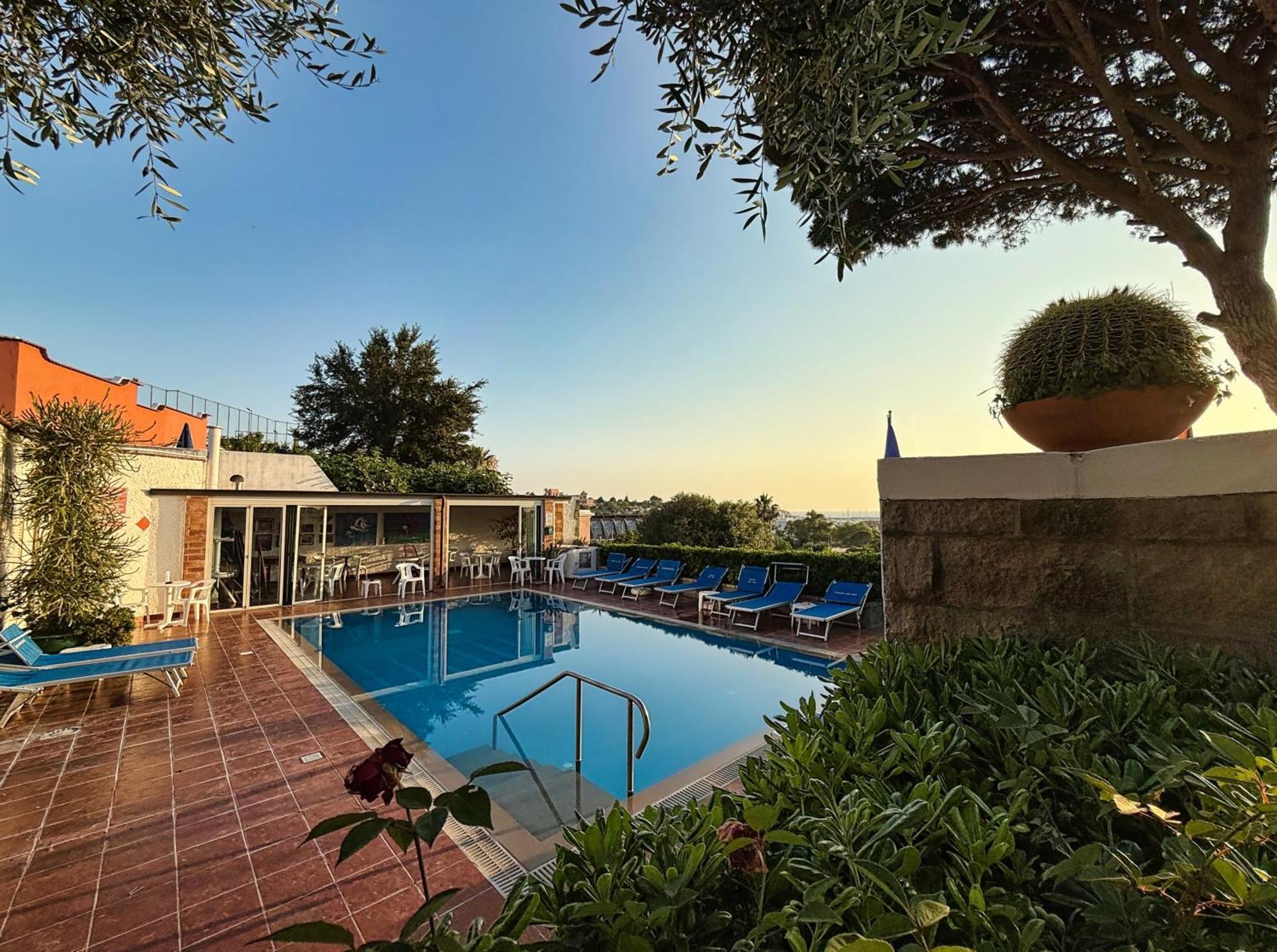 Mena Hotel